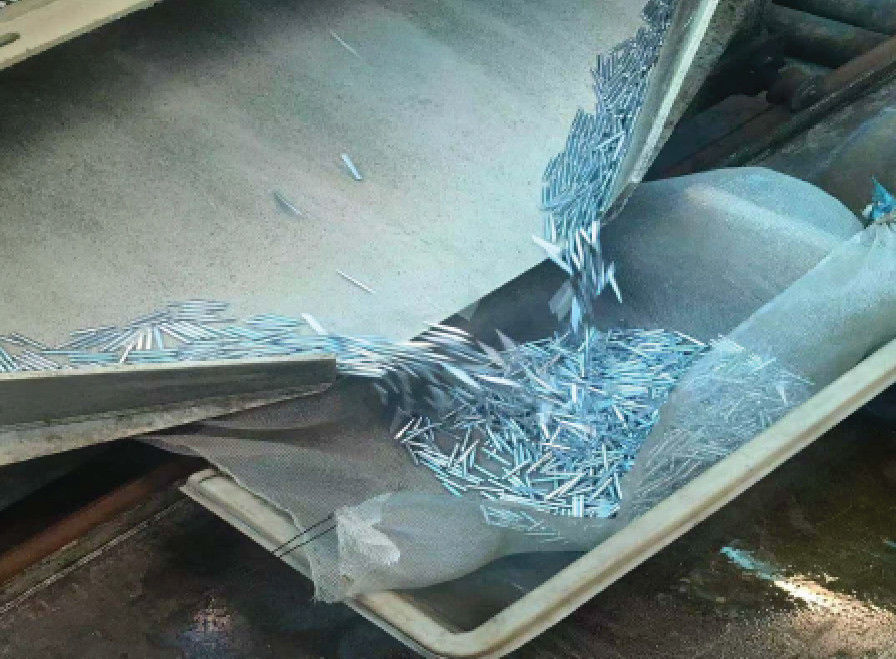 Ultra Low Consumption Acid Zinc Plating , The Coating Is White And Bright